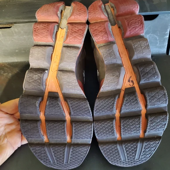 On Running Womens Red and Brown Athletic Shoes - Picture 2 of 8